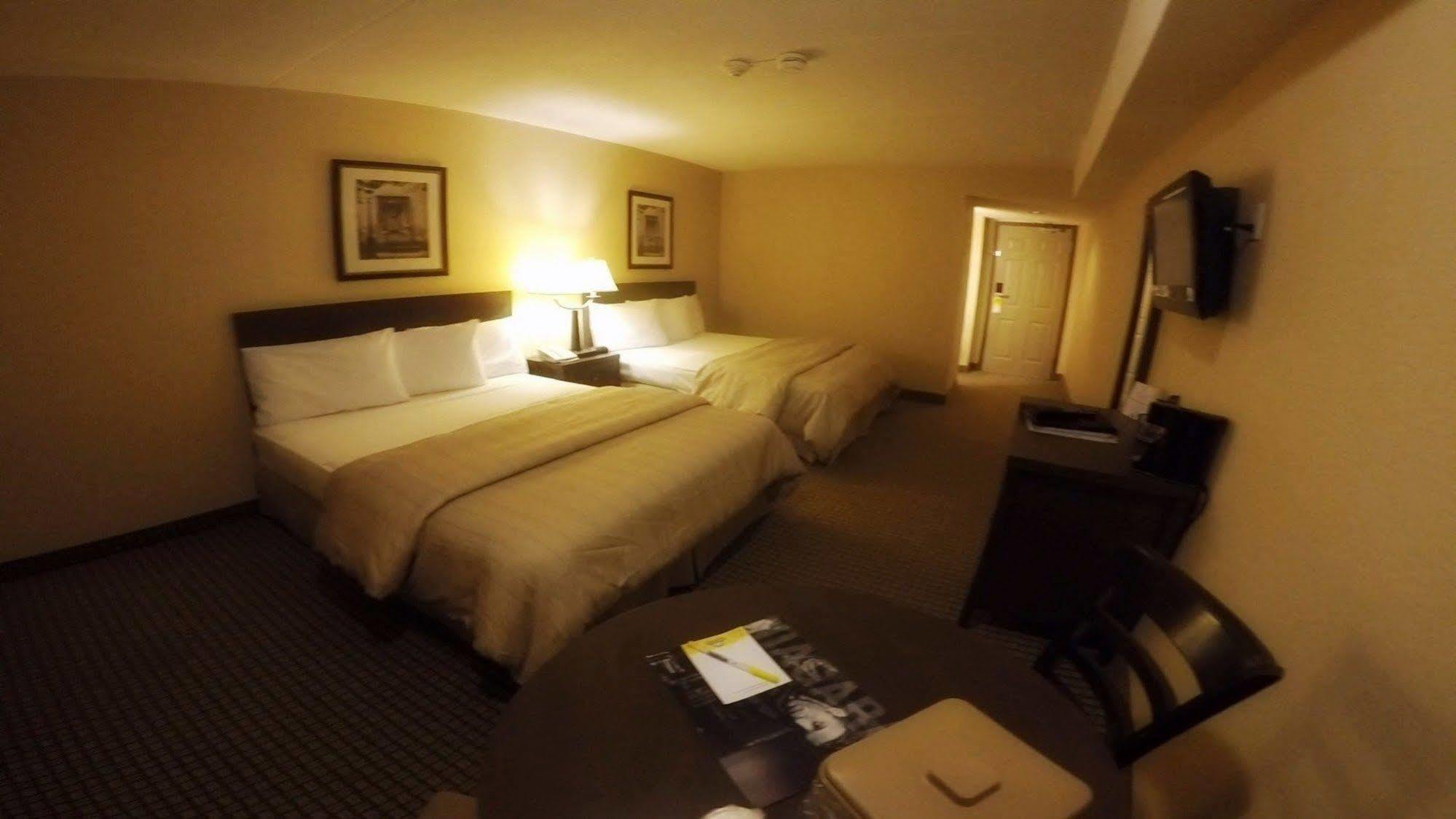 Days Inn By Wyndham Niagara Falls Lundys Lane エクステリア 写真