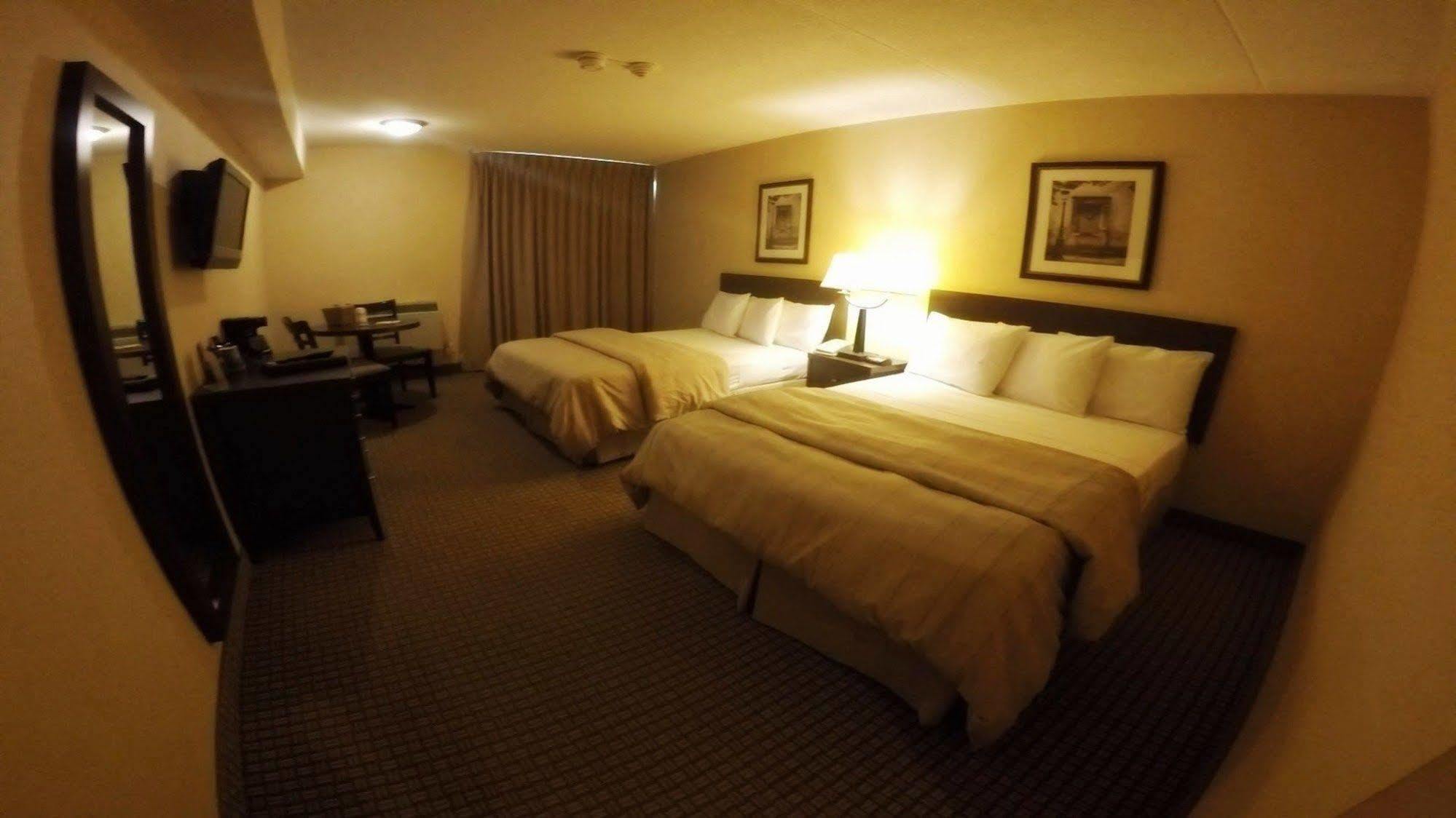 Days Inn By Wyndham Niagara Falls Lundys Lane エクステリア 写真