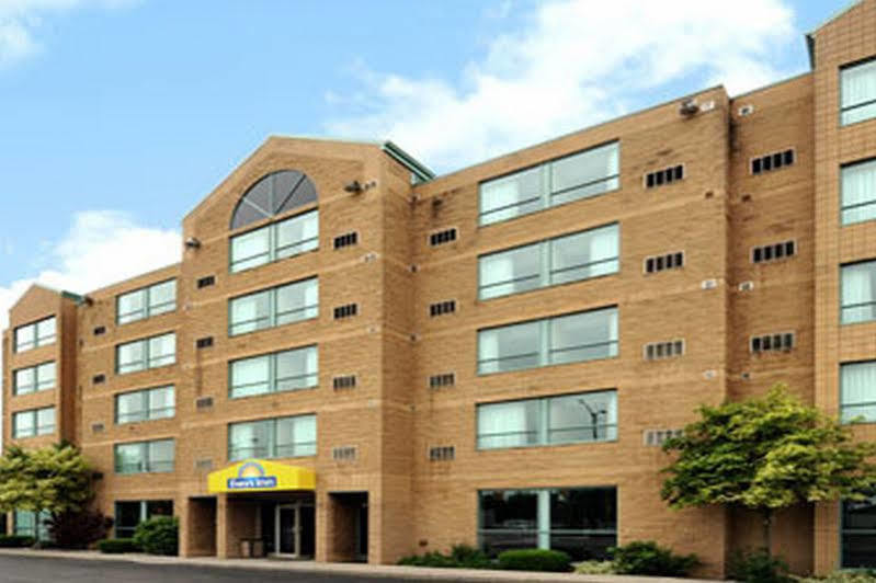 Days Inn By Wyndham Niagara Falls Lundys Lane エクステリア 写真