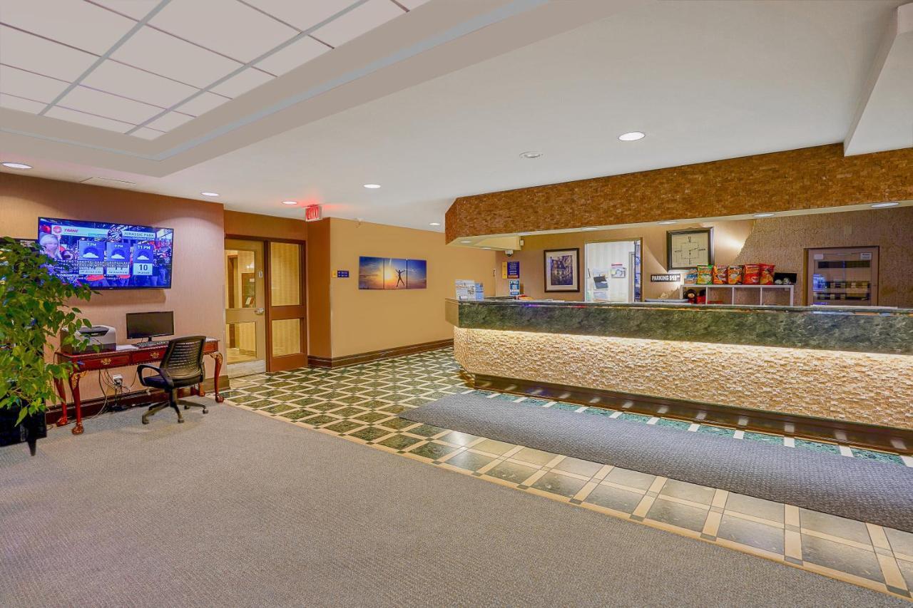 Days Inn By Wyndham Niagara Falls Lundys Lane エクステリア 写真