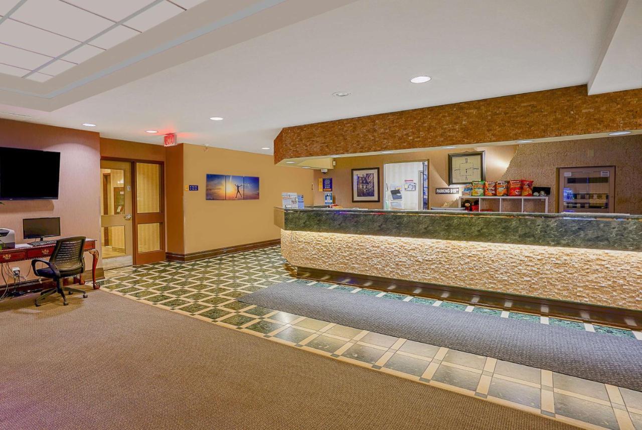 Days Inn By Wyndham Niagara Falls Lundys Lane エクステリア 写真